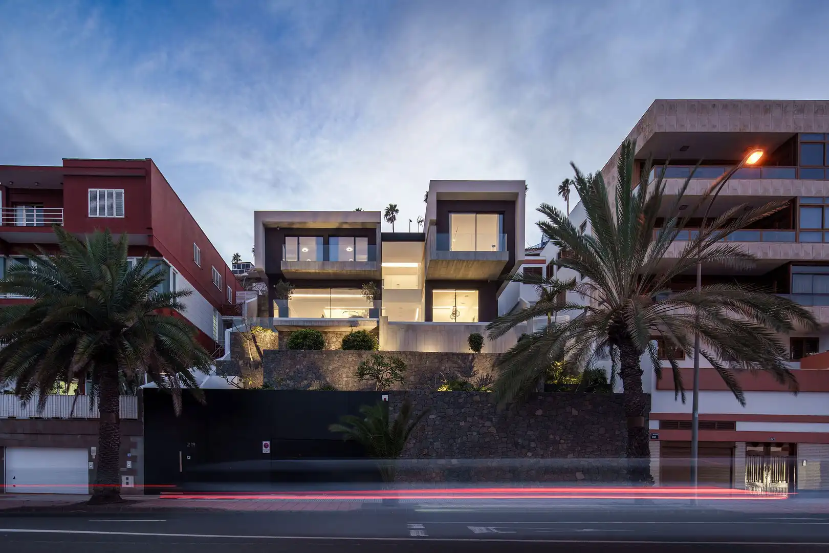 Vista exterior de Casa o xalet en venda en Las Palmas de Gran Canaria amb Aire condicionat, Calefacció i Jardí privat