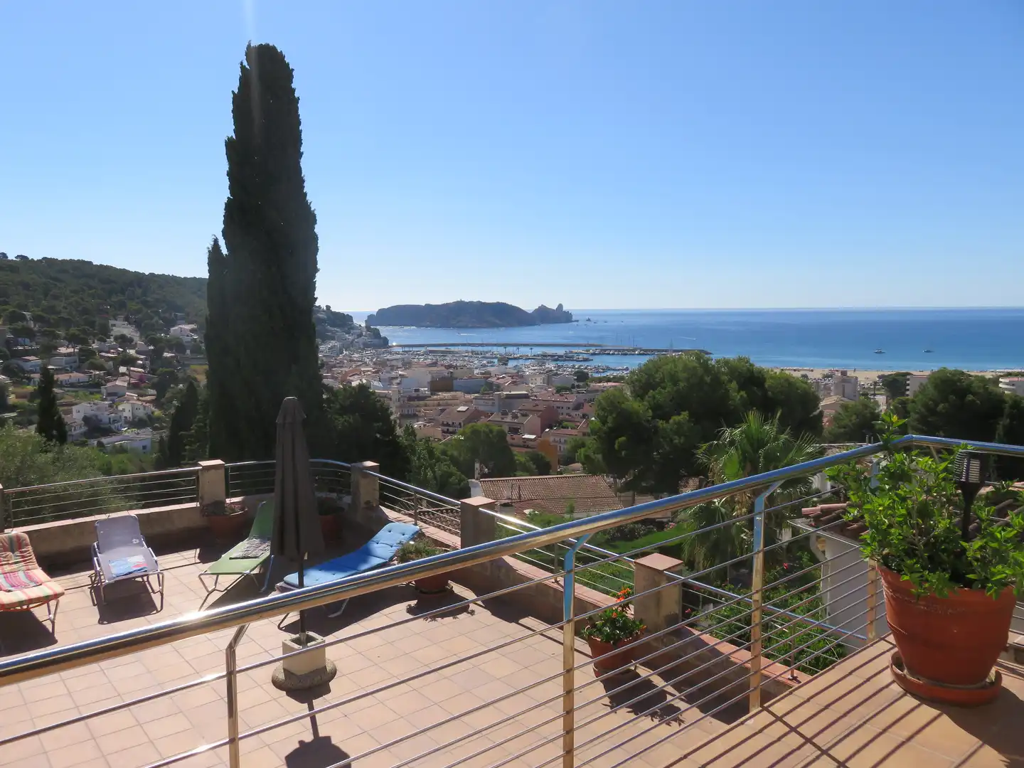 Vista exterior de Casa o chalet en venta en L'Estartit con Jardín privado, Piscina y Amueblado
