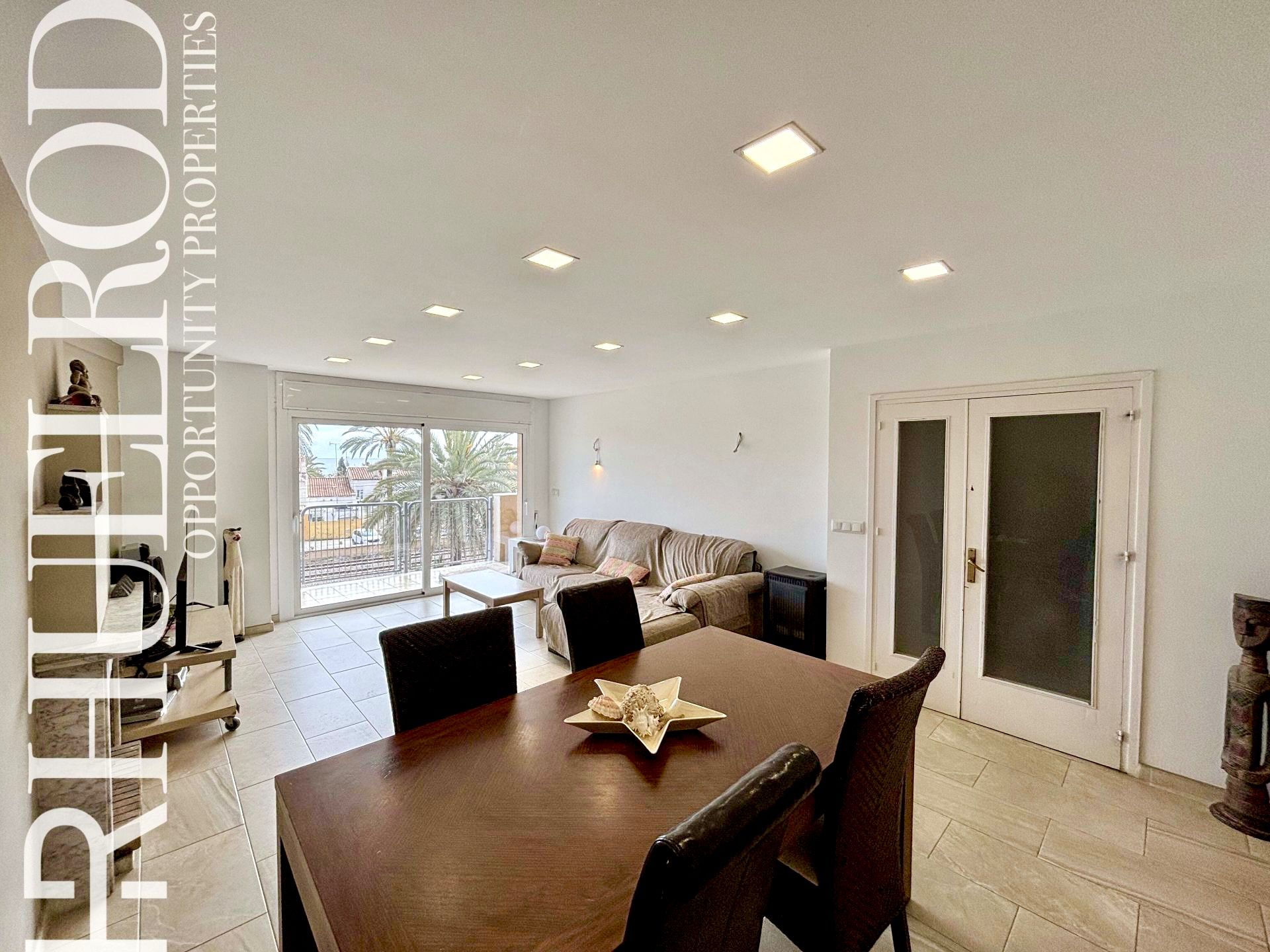 Living room of Flat for sale in Mataró  with Air Conditioner, Heating and Storage room