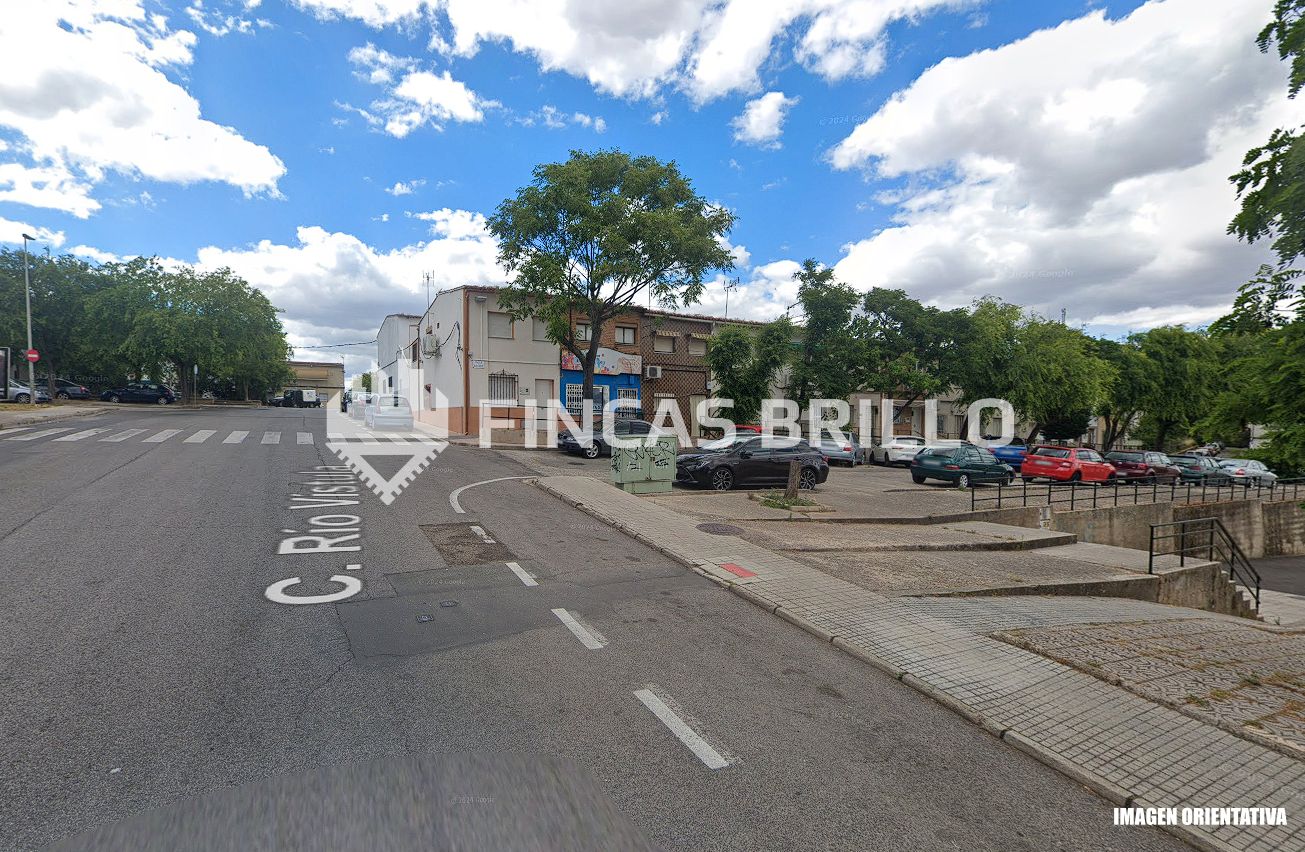 Exterior view of Single-family semi-detached for sale in Cáceres Capital  with Air Conditioner, Terrace and Storage room