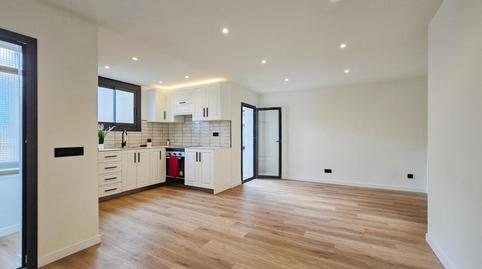 Foto 5 de Piso en venta en Carrer D'ermengol Goula, La Gavarra, Barcelona