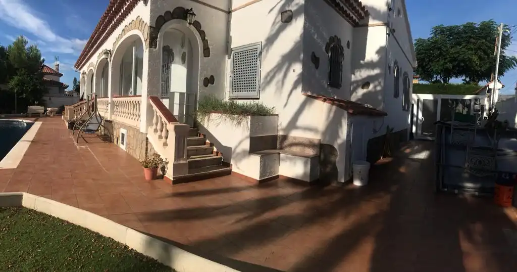 Terrassa de Casa o xalet en venda en Mont-roig del Camp amb Aire condicionat, Jardí privat i Terrassa