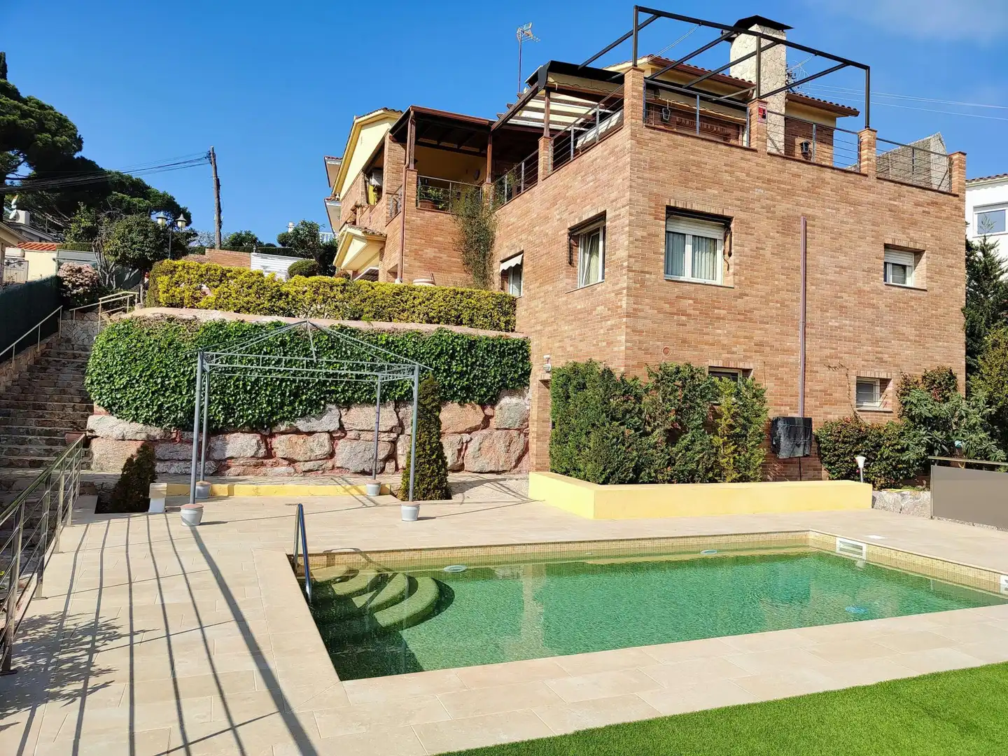 Detached house with terrace for sale in Roca Grossa