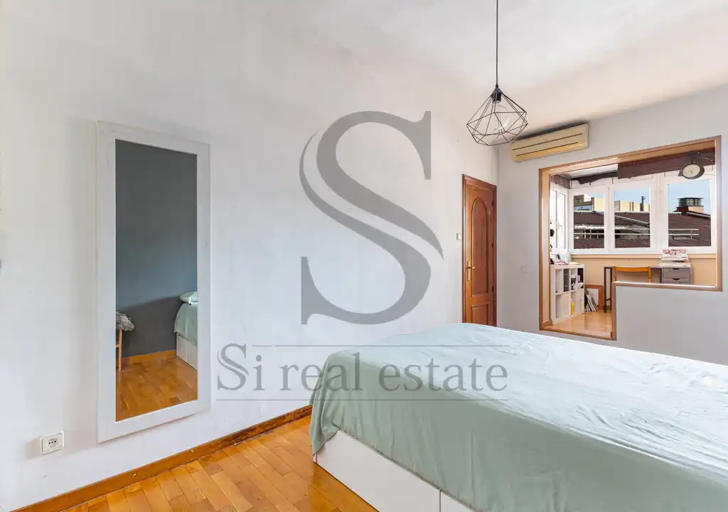 Habitación de Ático en venta en Barcelona con Aire acondicionado, Calefacción y Parquet
