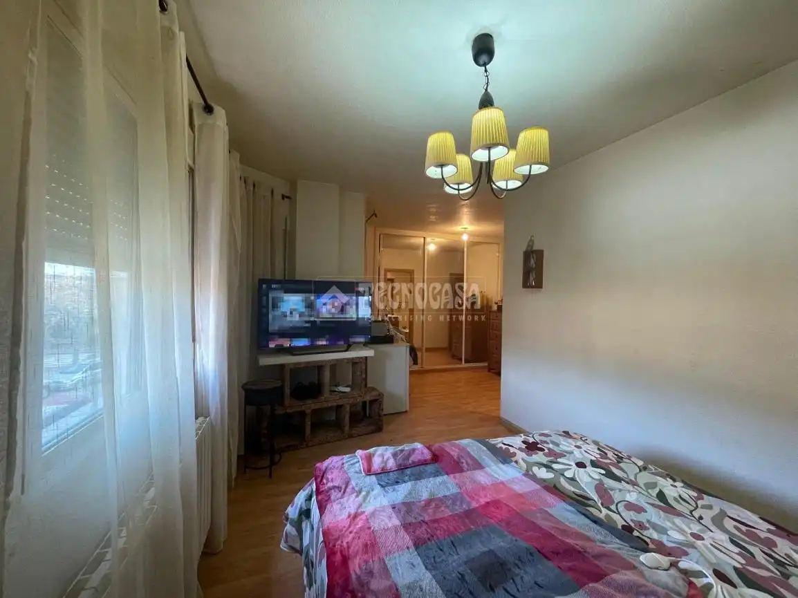 Dormitori de Casa adosada en venda en Velilla de San Antonio