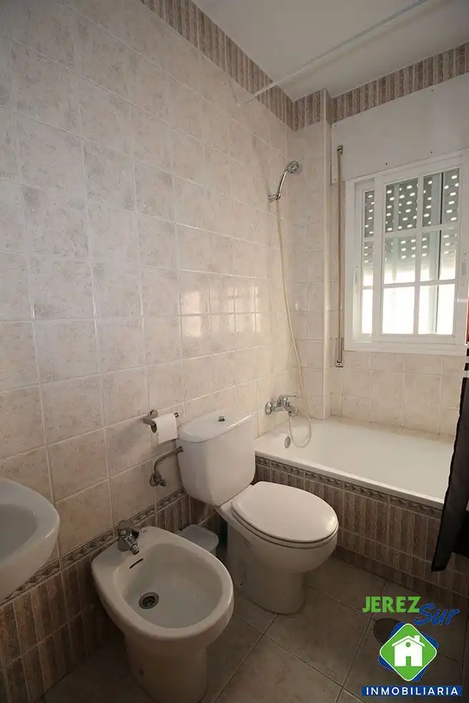 Baño de Casa adosada en venta en Jerez de la Frontera con Aire acondicionado, Calefacción y Terraza