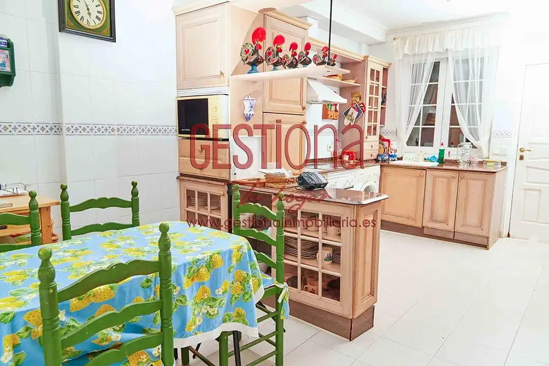 Cocina de Casa o chalet en venta en Solórzano con Jardín privado, Amueblado y Alarma