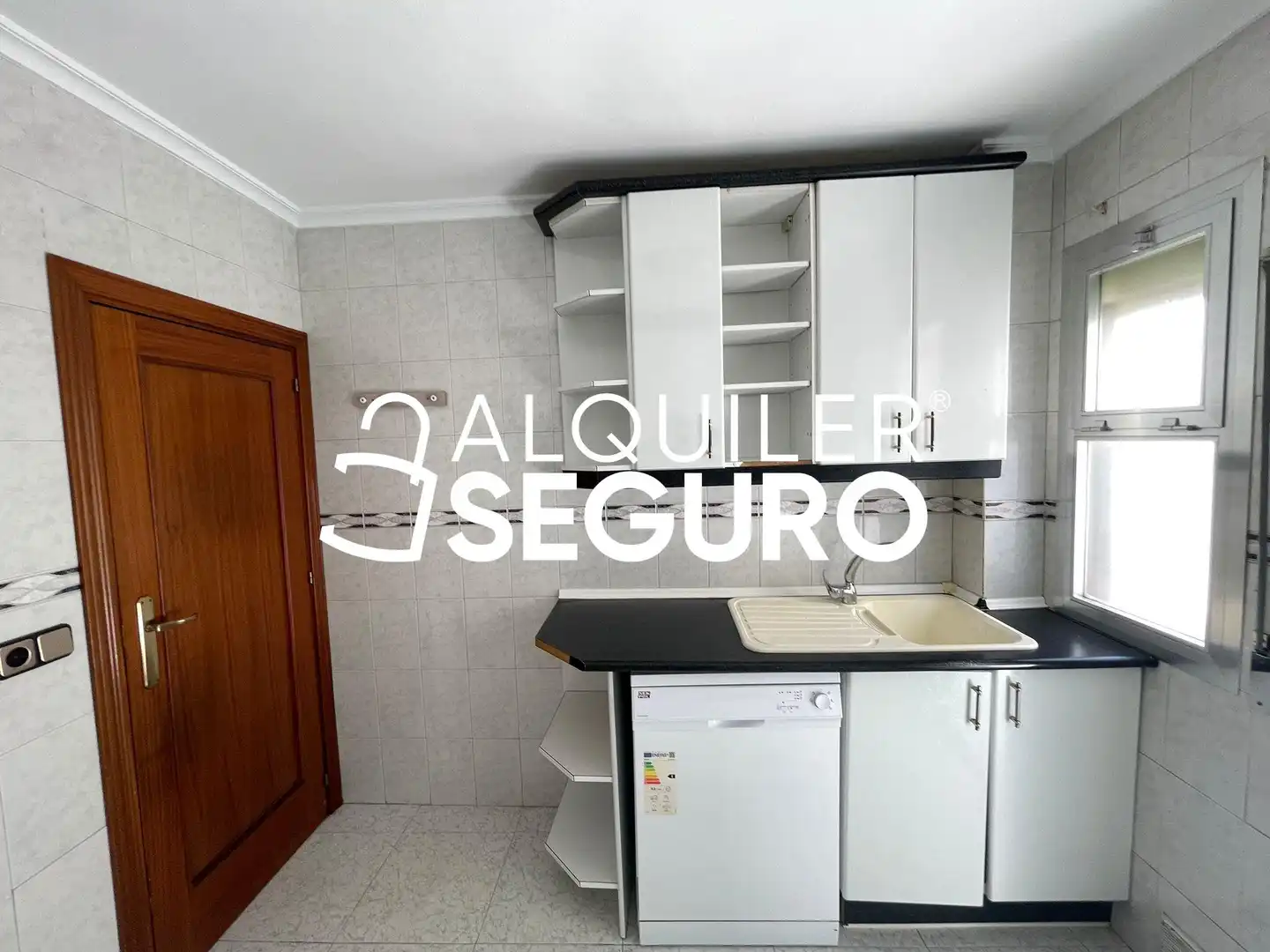 Kitchen of Flat for rent in Madrid  with Air Conditioner, Heating and Terrace