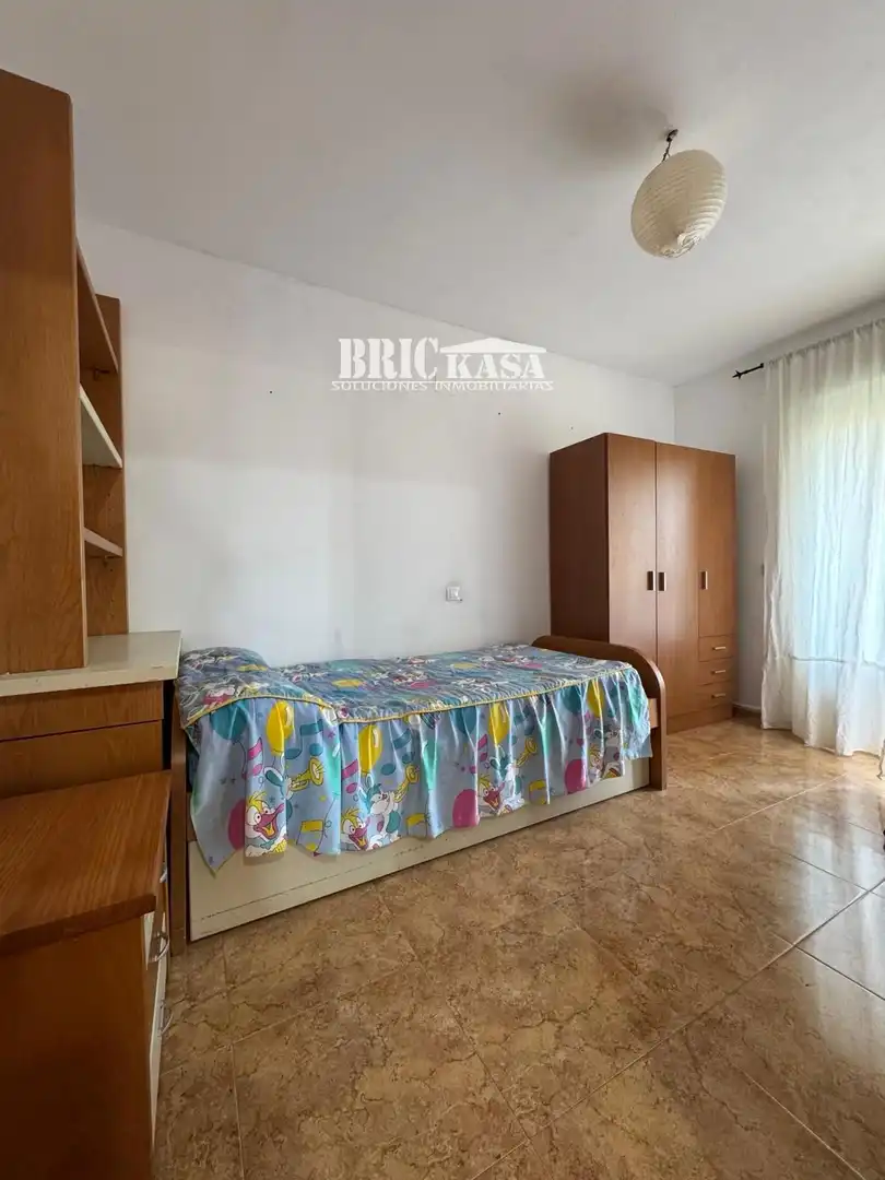 Habitación de Piso de alquiler en Cáceres con Calefacción, Terraza y Trastero
