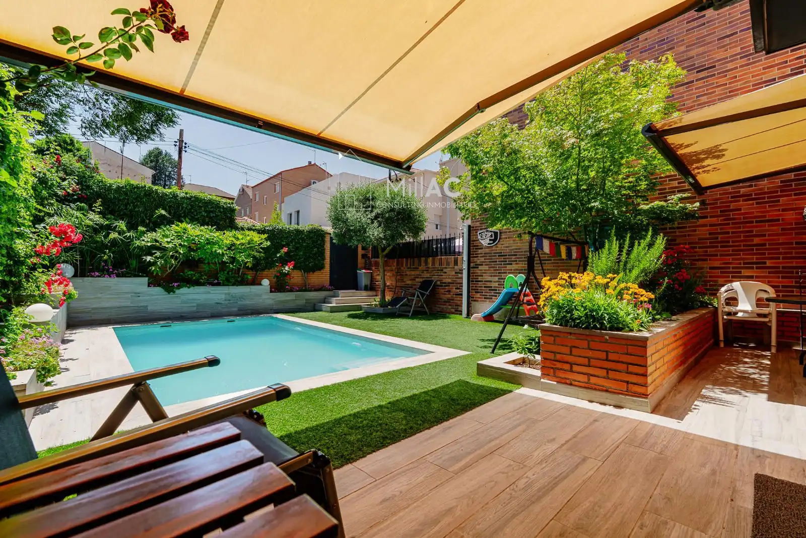 Terraza de Casa adosada en venta en Madrid con Aire acondicionado, Calefacción y Jardín privado