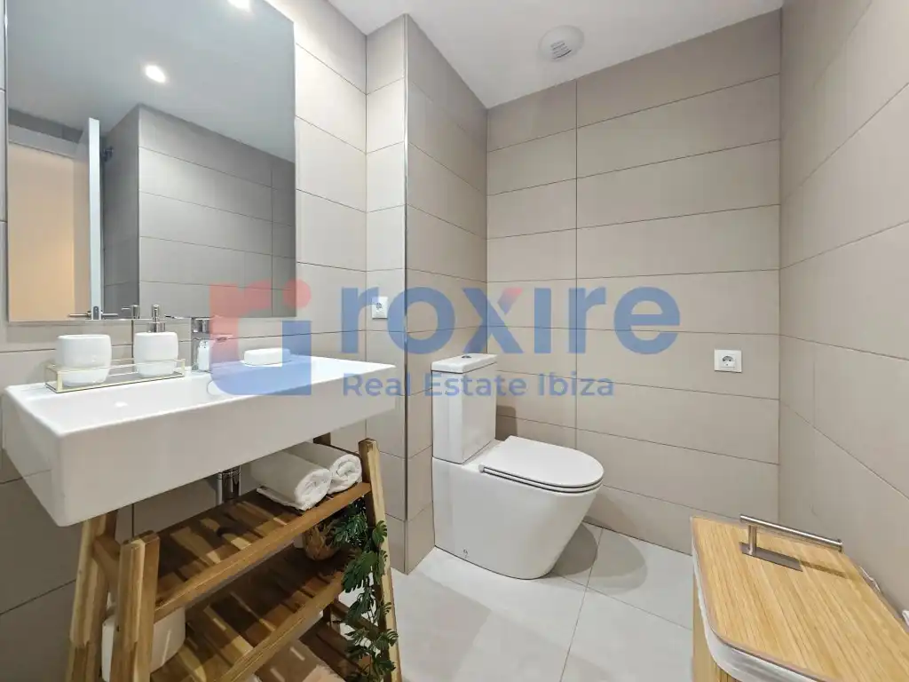 Bathroom of Apartments for rent in Eivissa  with Air Conditioner, Heating and Terrace