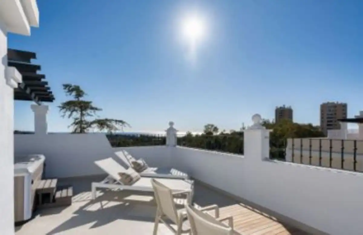 Maisonette mit Pool zum Verkauf in Nueva Andalucía