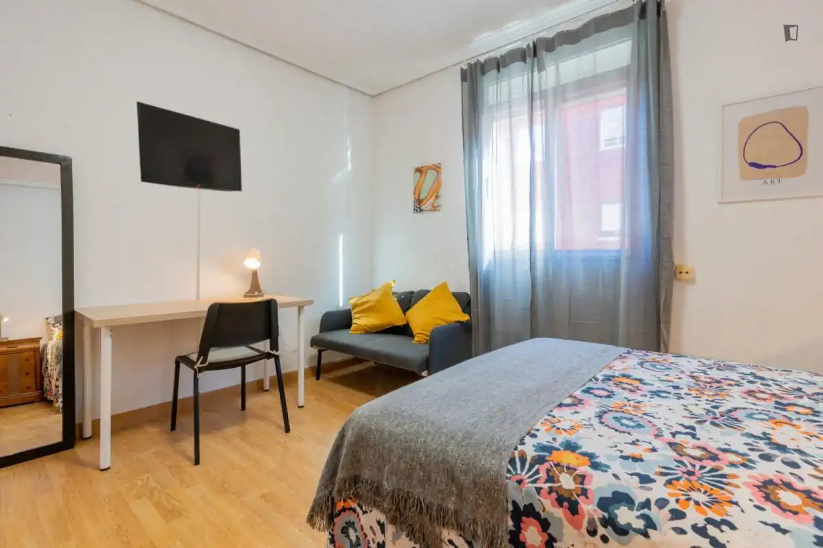 Room in Ciutat Fallera