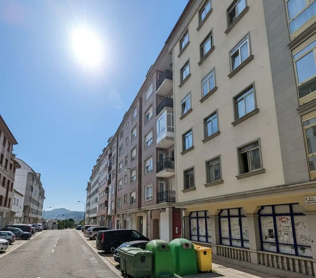 Vista exterior de Piso en venta en Vilagarcía de Arousa con Trastero y Balcón