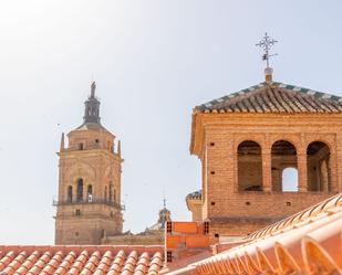 Vista exterior de Àtic en venda en Guadix amb Aire condicionat i Calefacció