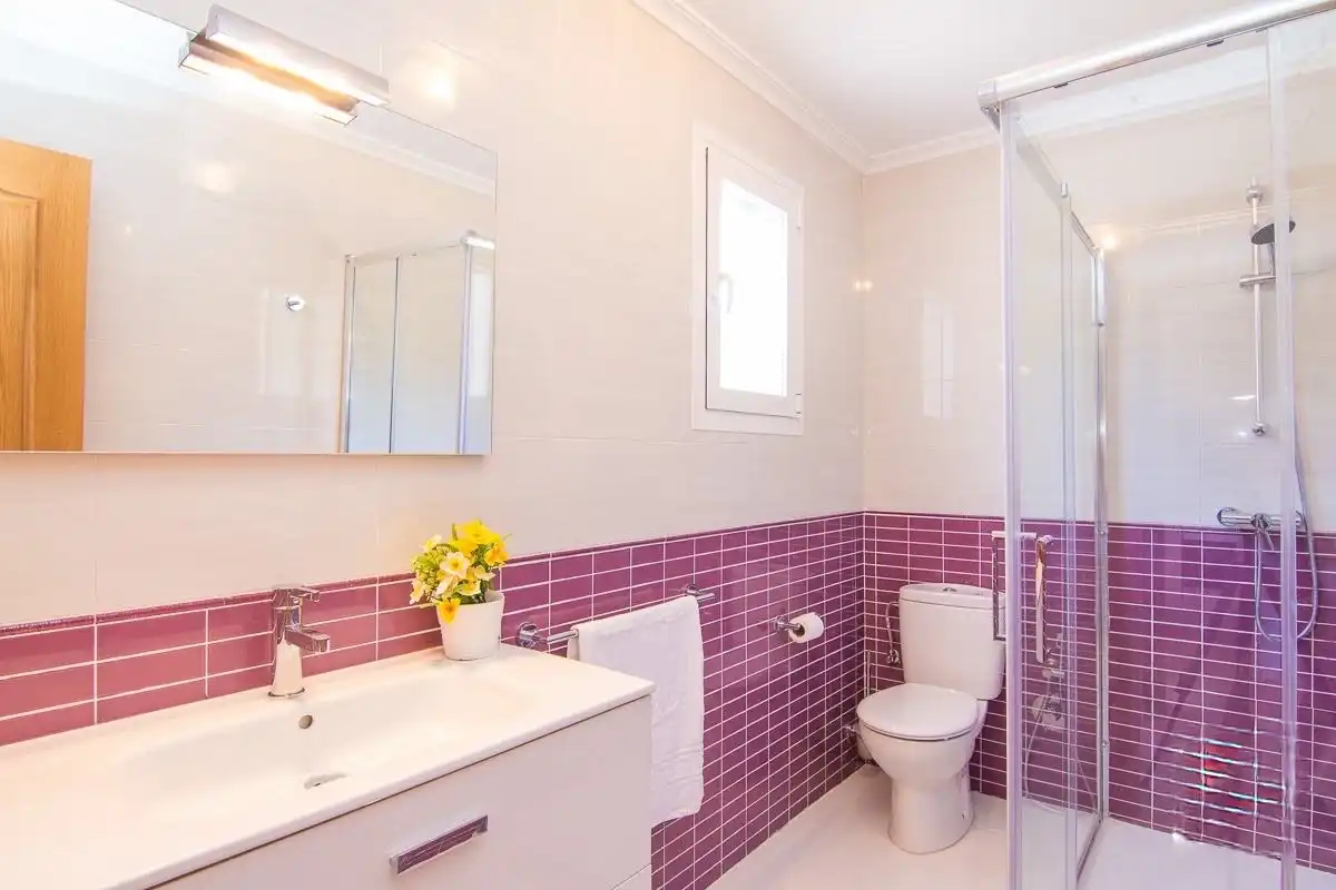 Baño de Casa o chalet de alquiler en Benissa con Aire acondicionado, Calefacción y Jardín privado