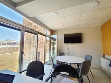 Oficina amb ascensor de lloguer a Elche ciudad