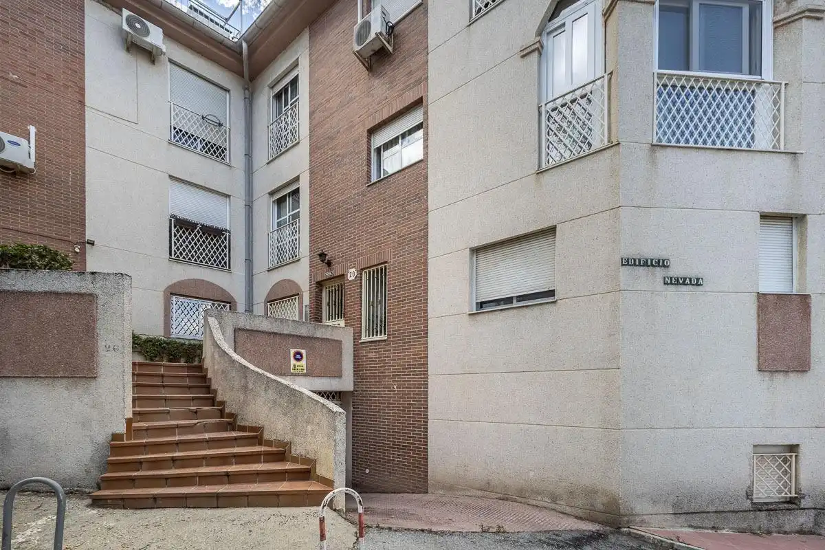 Exterior view of Flat for sale in Cenes de la Vega  with Air Conditioner and Storage room