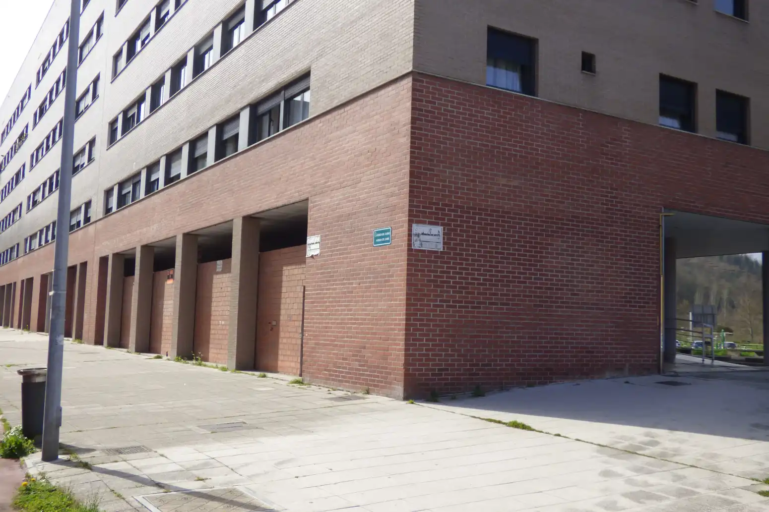 Vista exterior de Local de alquiler en Mieres (Asturias)