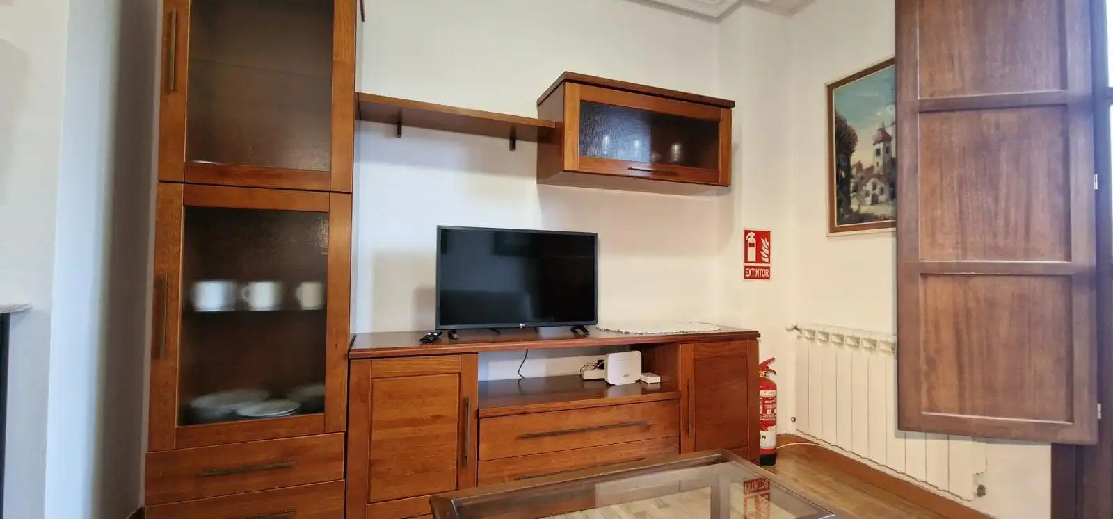 Sala d'estar de Pis de lloguer en Gijón  amb Calefacció, Parquet i Moblat