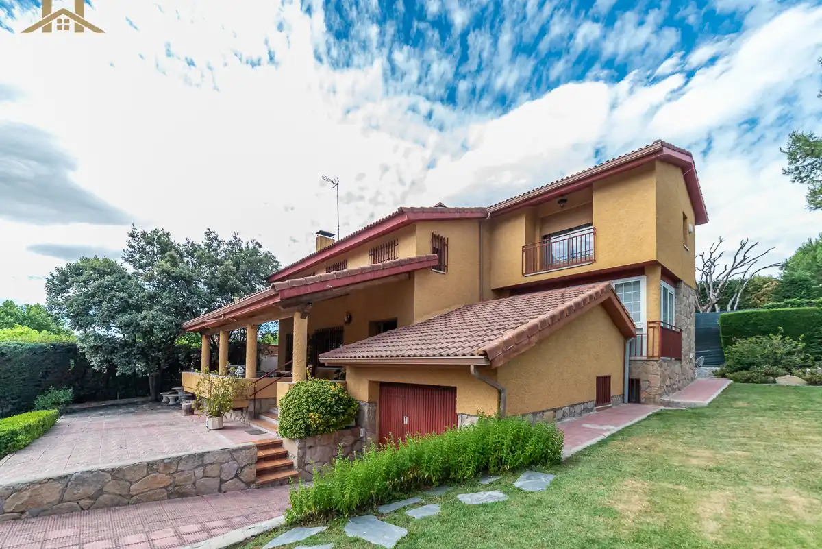 Vista exterior de Casa o chalet en venta en Villaviciosa de Odón con Jardín privado, Terraza y Trastero