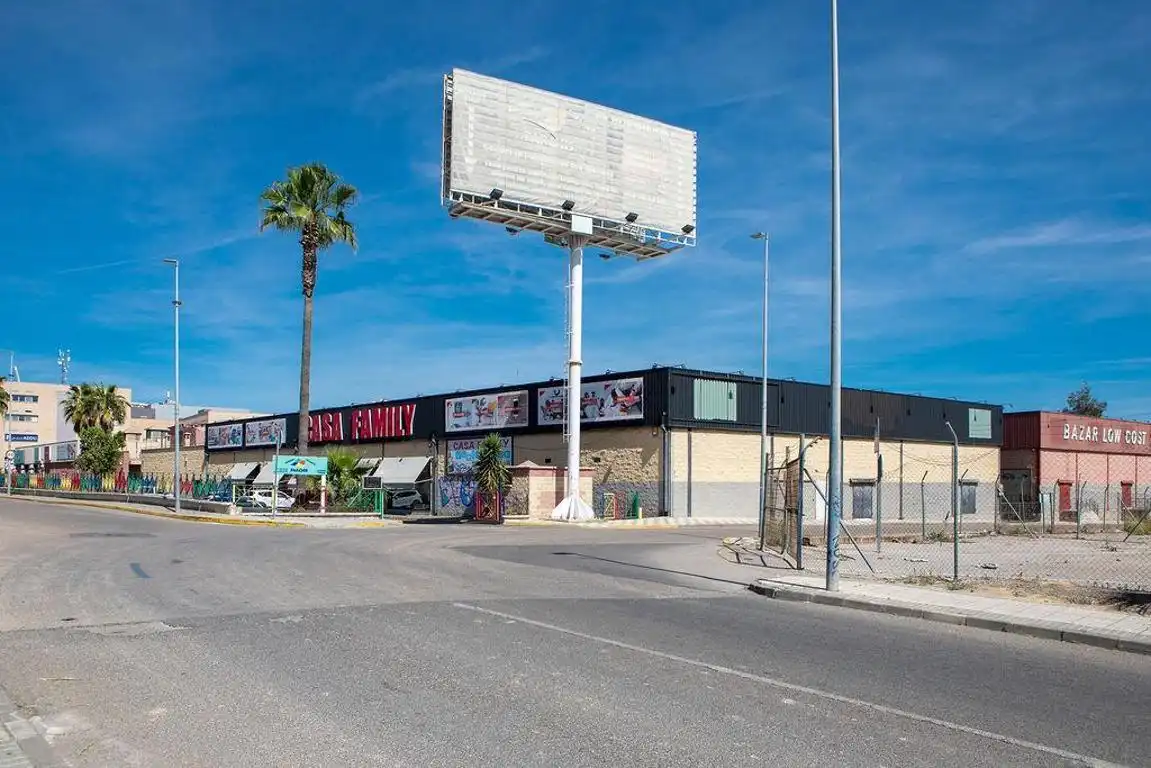 Vista exterior de Nave industrial en venta en Avenida Juan Diego