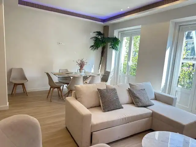 Living room of Flat for share in Madrid  with Air Conditioner, Furnished and Balcony