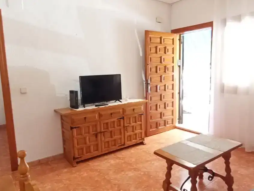 Wohnzimmer von Wohnung zur Miete in Torrevieja mit Klimaanlage und Schwimmbad