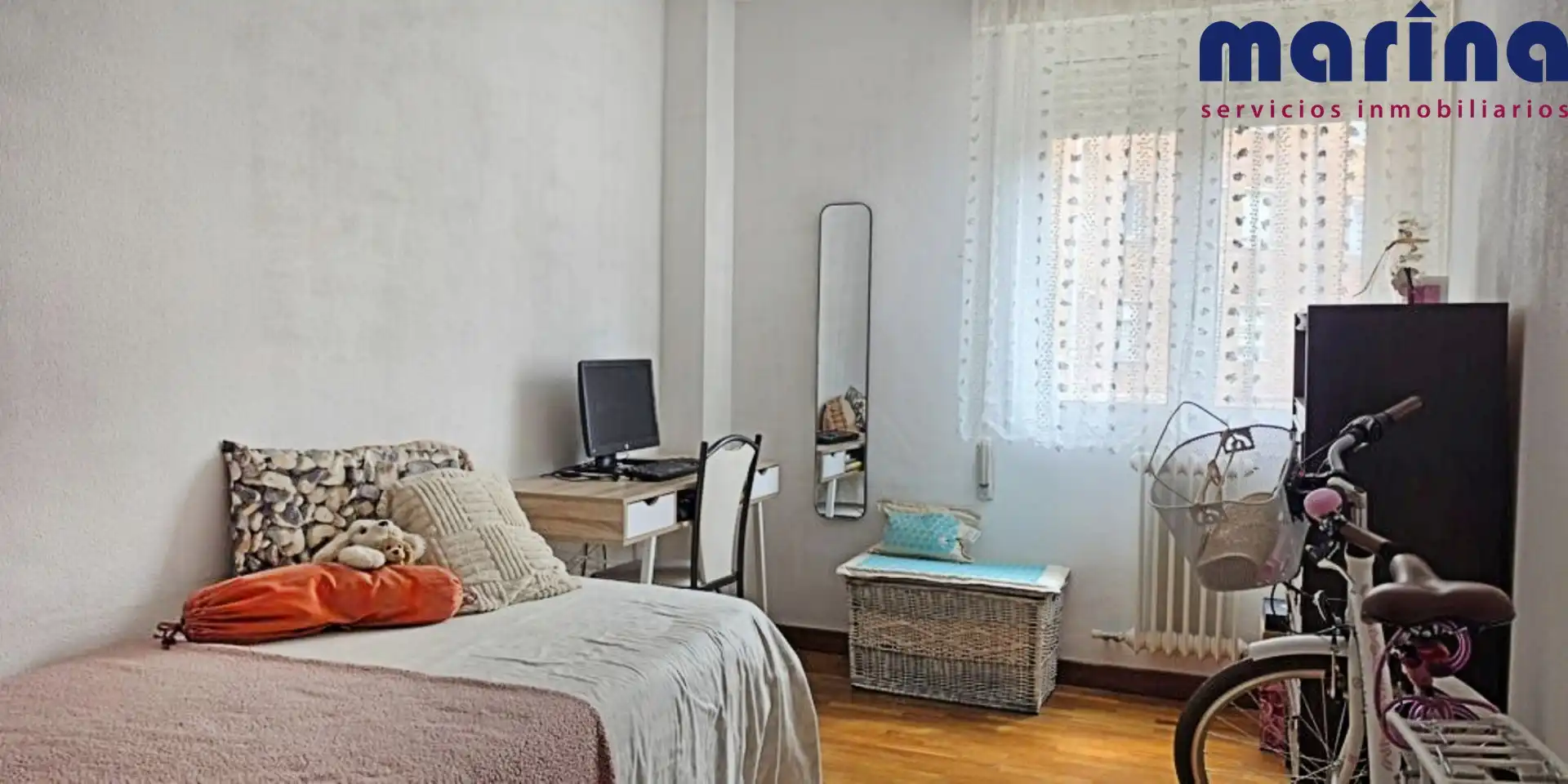 Bedroom of Flat for sale in  Pamplona / Iruña  with Heating, Parquet flooring and Storage room