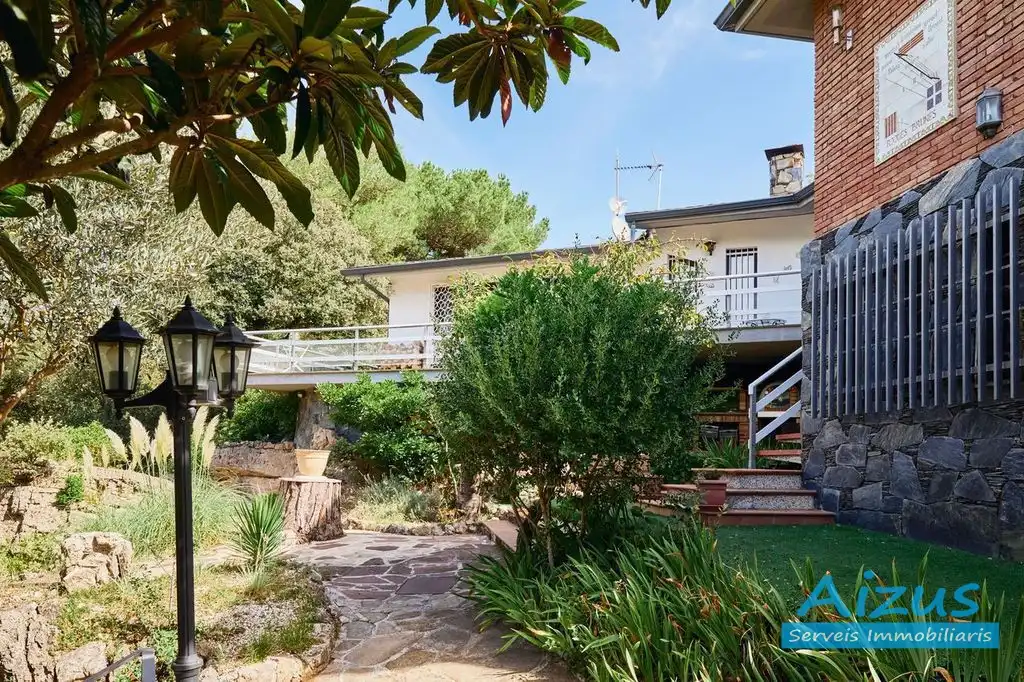 Jardín de Casa o chalet en venta en Seva con Aire acondicionado, Calefacción y Jardín privado