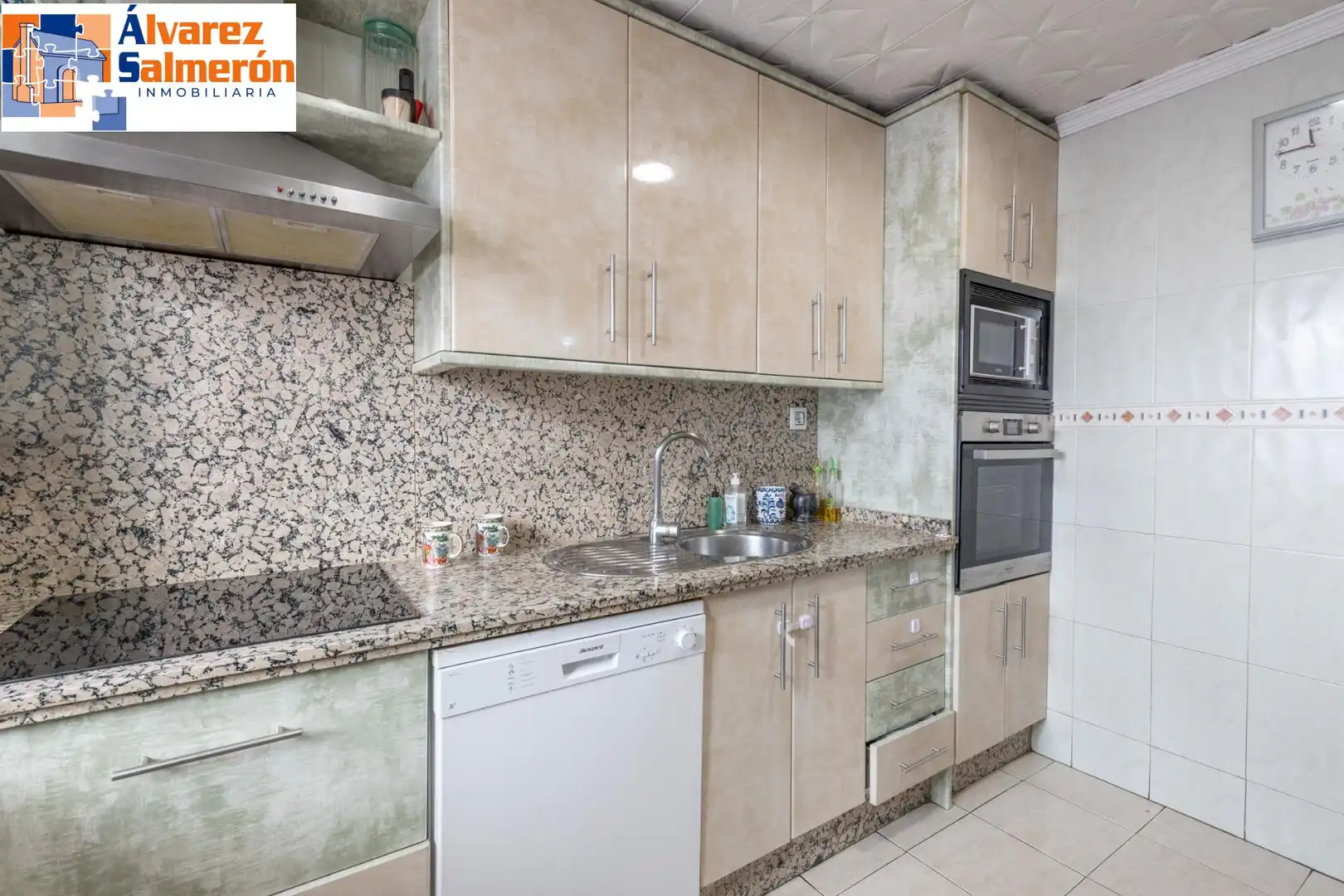 Cocina de Casa adosada en venta en Armilla con Aire acondicionado, Calefacción y Terraza