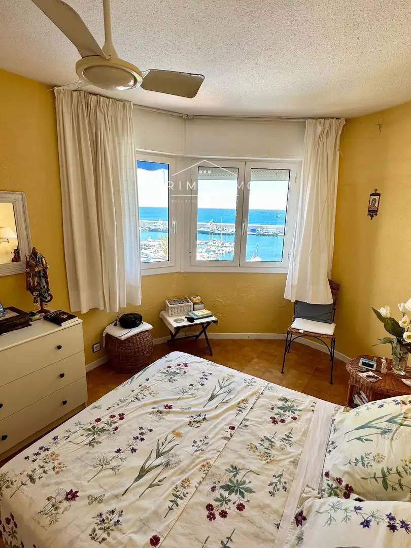 Schlafzimmer von Dachboden zum Verkauf in L'Ametlla de Mar  mit Terrasse, Abstellraum und Schwimmbad