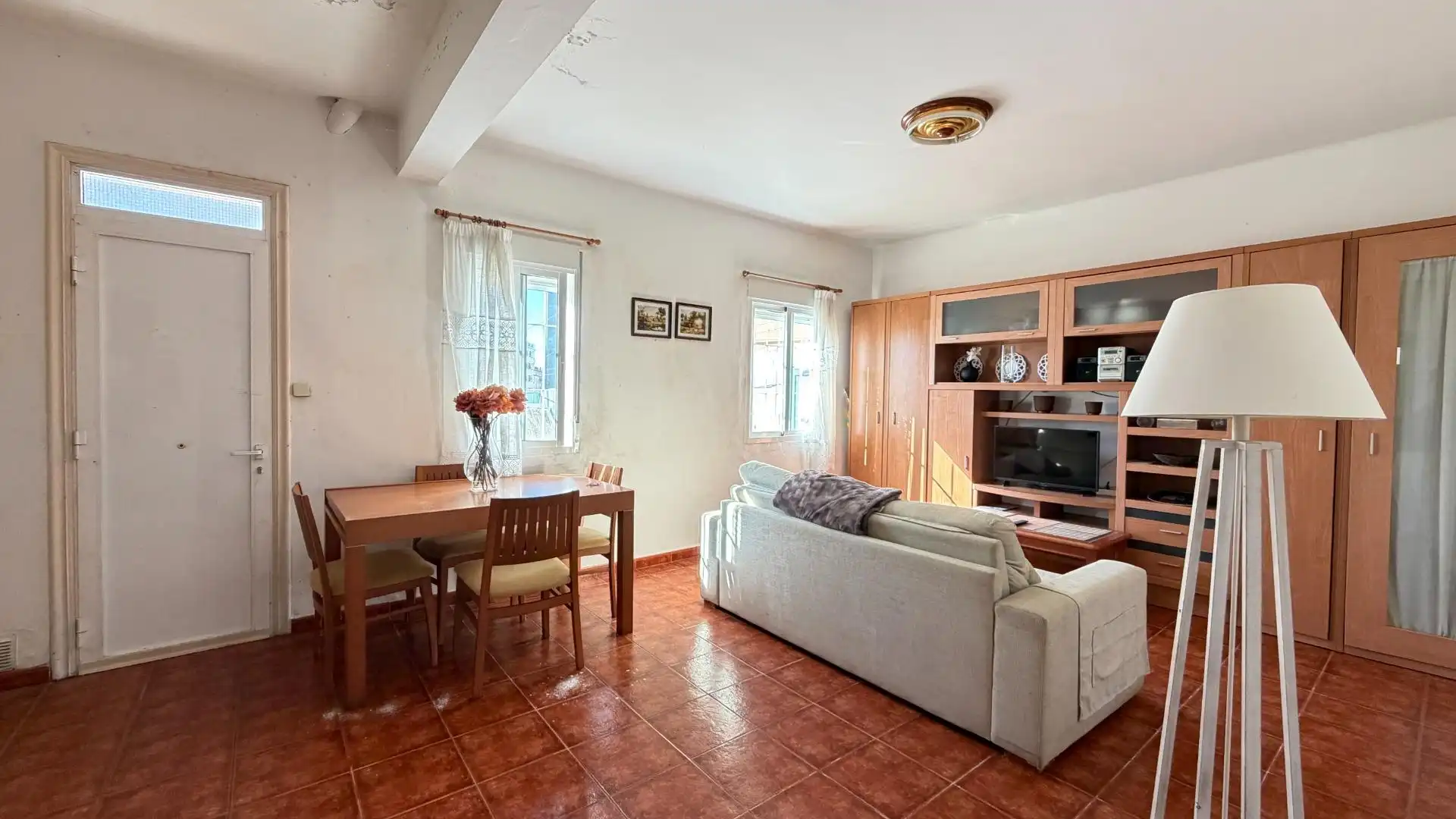 Wohnzimmer von Erdgeschoss zum Verkauf in Vigo  mit Terrasse