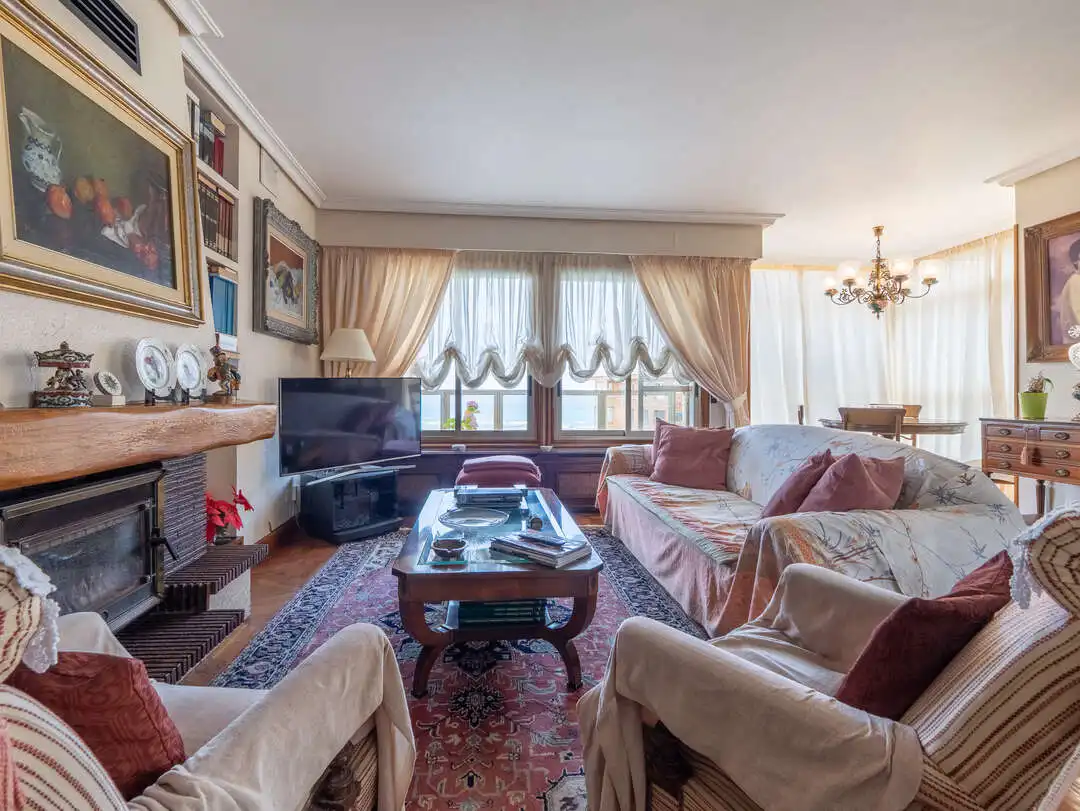 Wohnzimmer von Wohnung zum Verkauf in Zarautz mit Heizung, Privatgarten und Terrasse