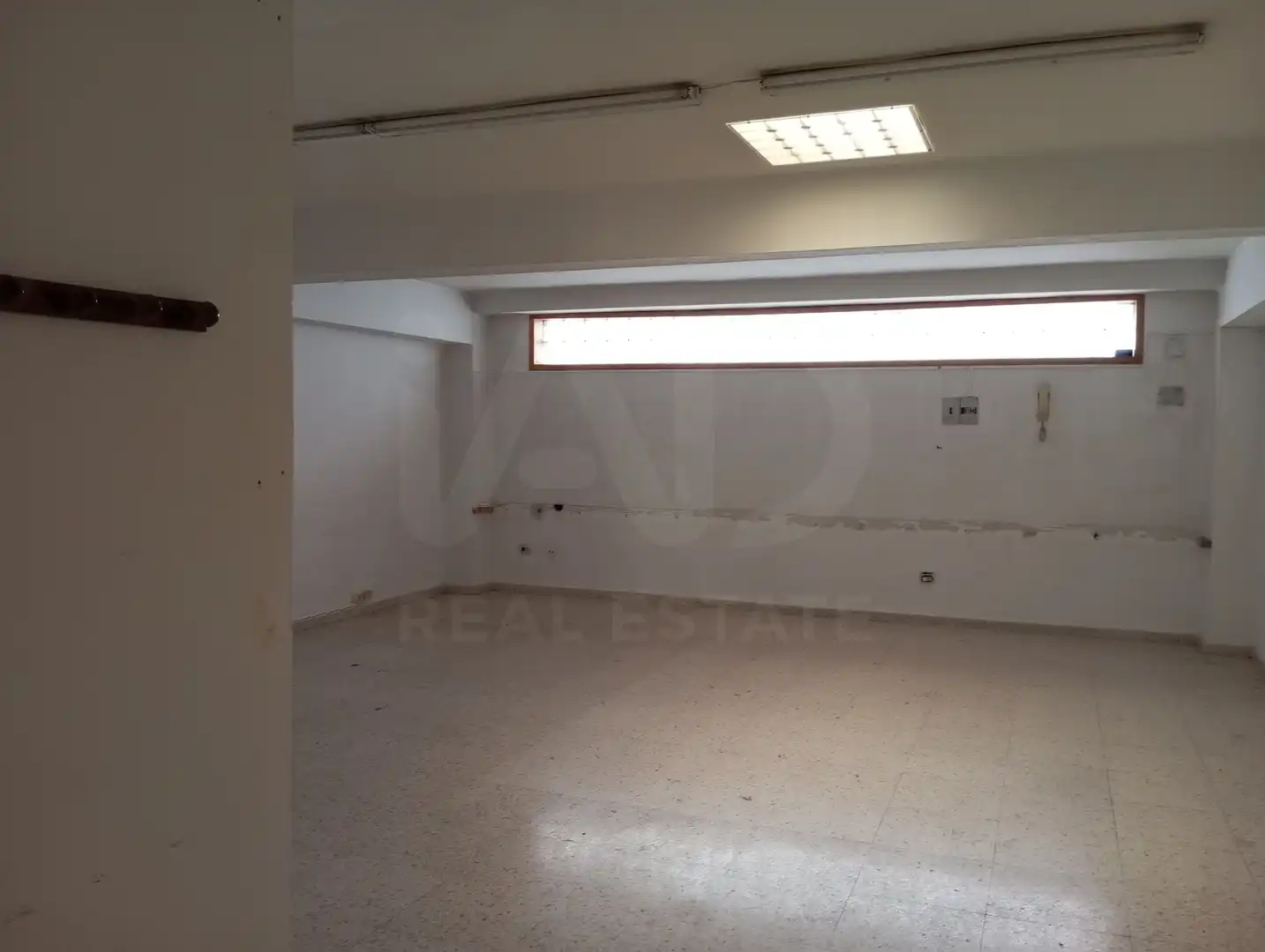 Local commercial à vendre à Avenida Regimiento de Galicia 15 15