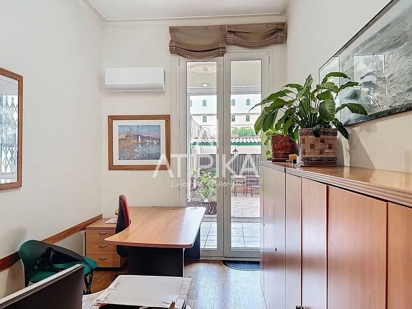 Habitación de Oficina de alquiler en Barcelona con Aire acondicionado y Terraza
