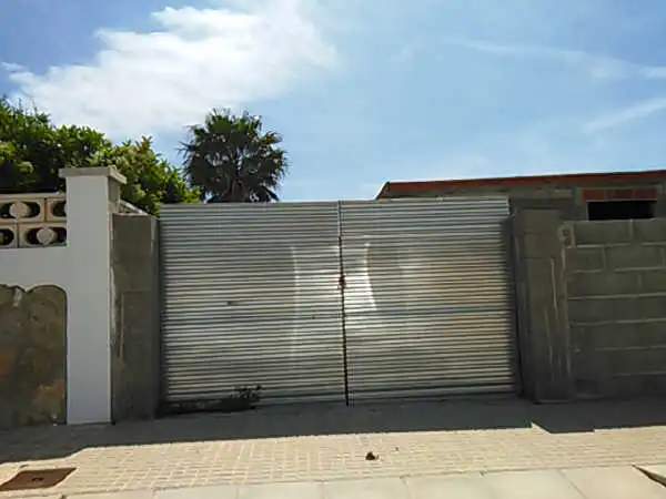 Buildings for sale in C/ Illes Canaries , Centre
