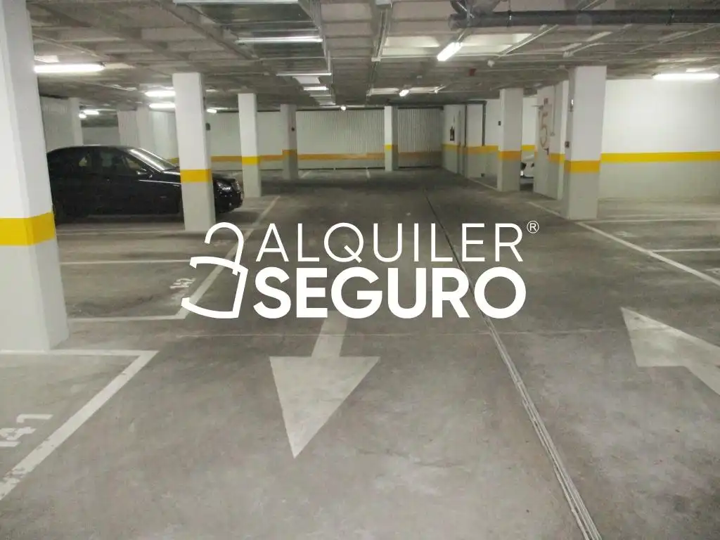Aparcament de Pis de lloguer en Alcalá de Henares amb Aire condicionat, Calefacció i Terrassa