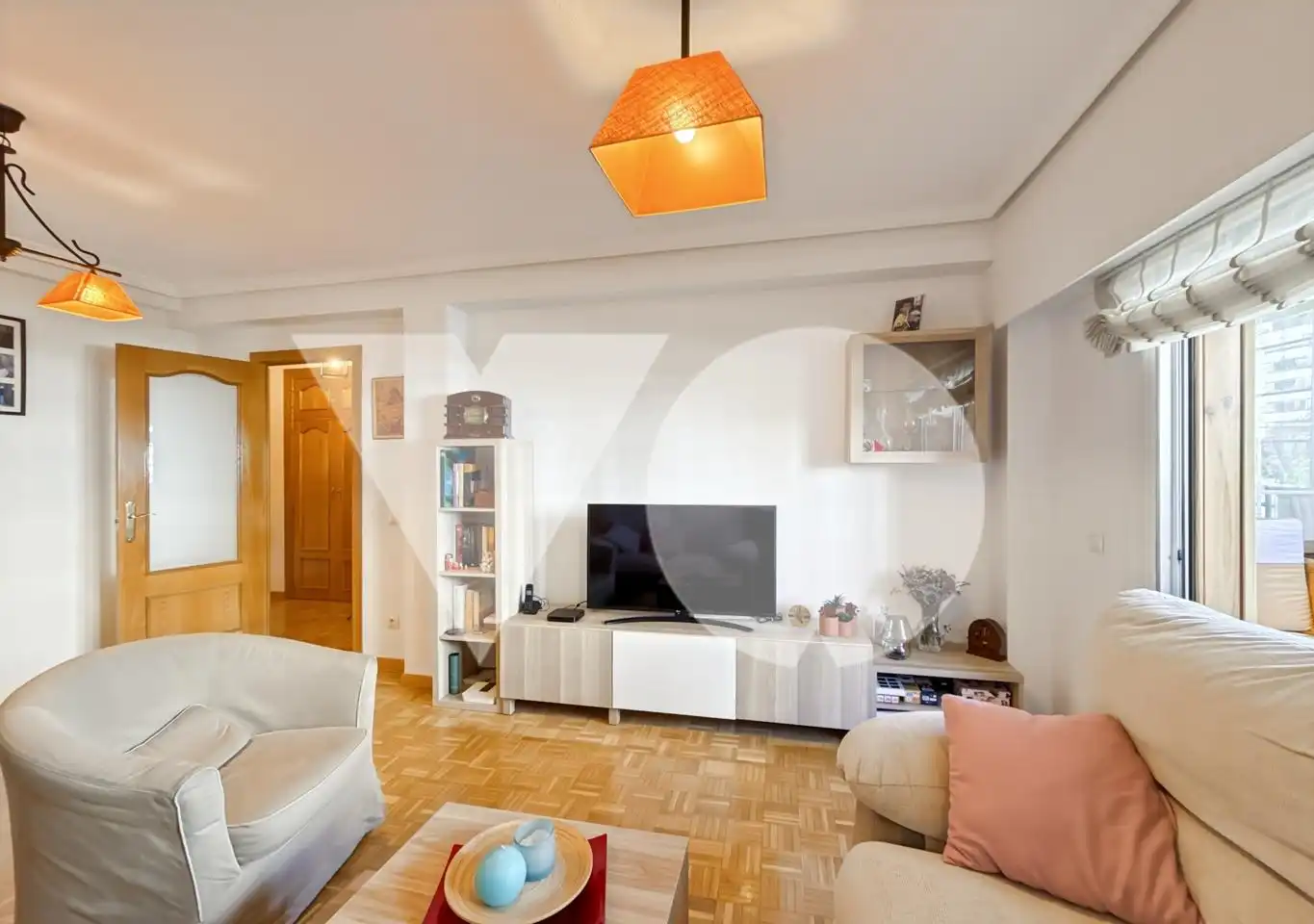 Sala d'estar de Pis en venda en Madrid amb Calefacció, Parquet i Terrassa