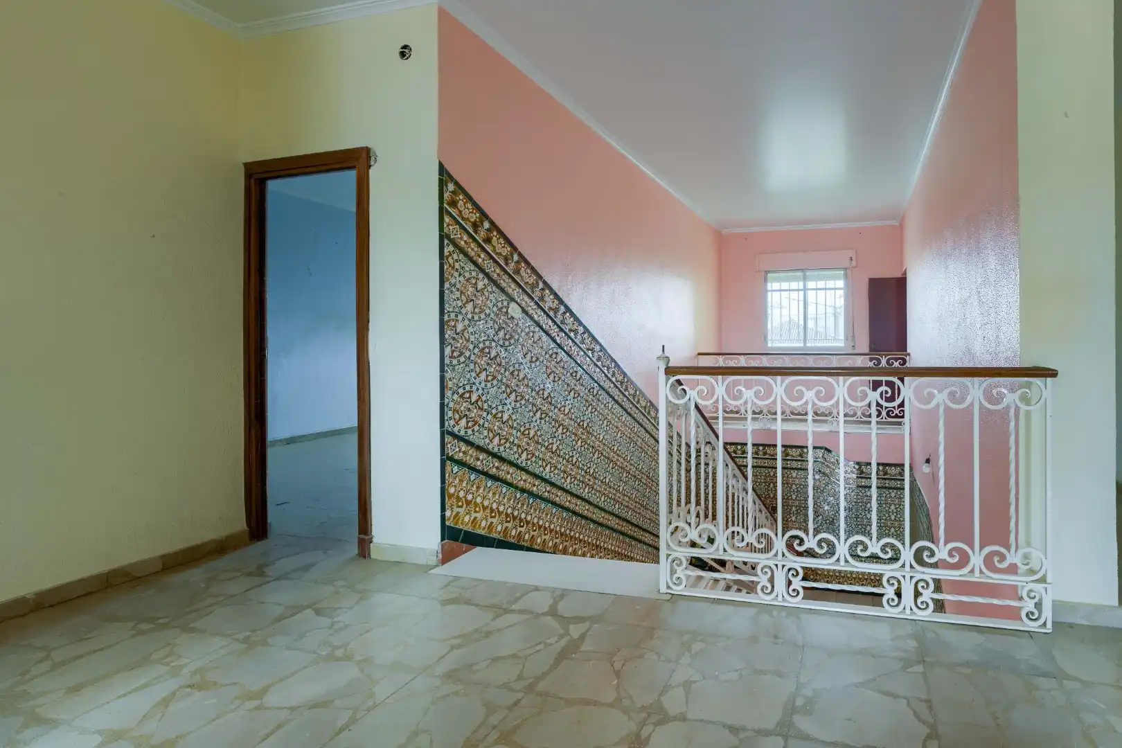 Houses for sale in Sanlúcar la Mayor  with Air Conditioner, Private garden and Terrace