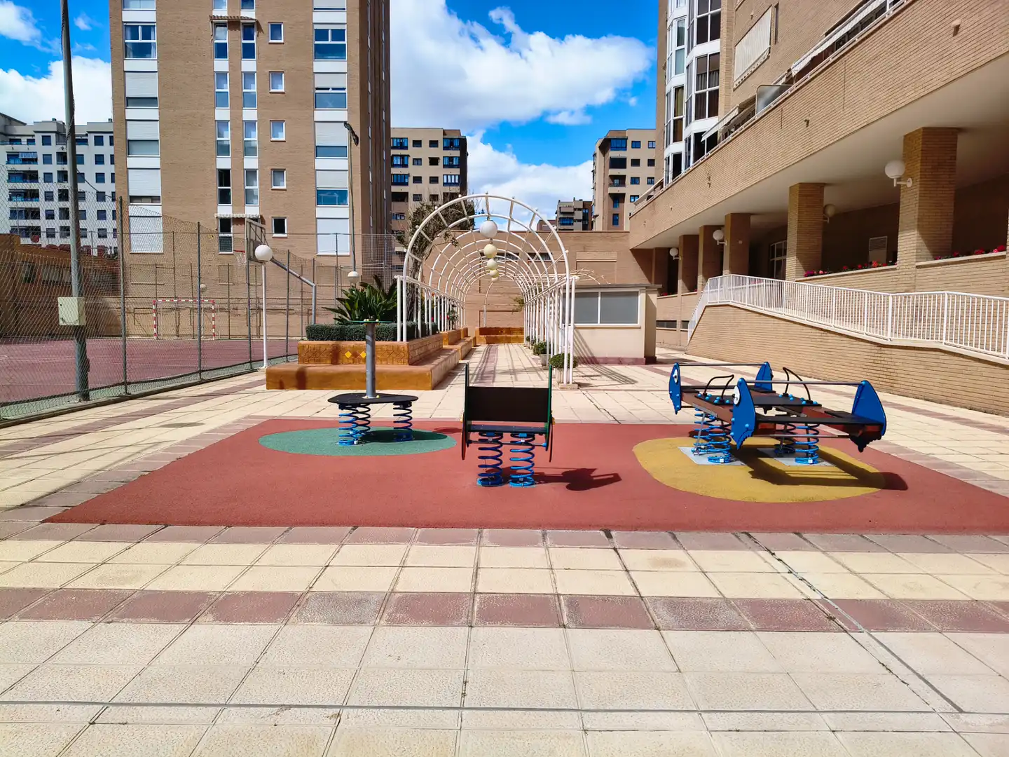 Terrassa de Pis en venda en Alicante / Alacant amb Terrassa, Traster i Piscina comunitària