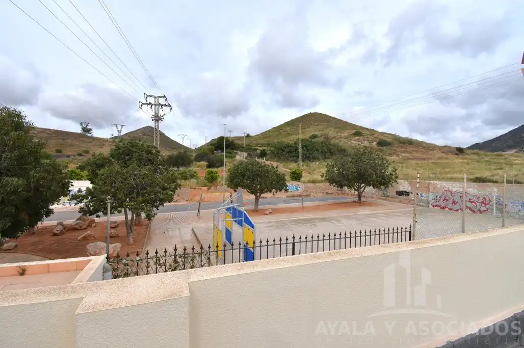 Vista exterior de Casa o xalet en venda en La Unión amb Aire condicionat, Calefacció i Jardí privat