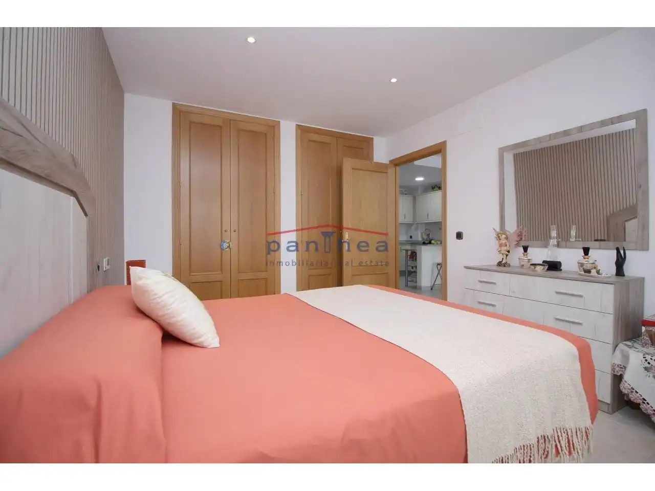 Habitación de Piso en venta en Rincón de la Victoria con Aire acondicionado, Terraza y Piscina comunitaria