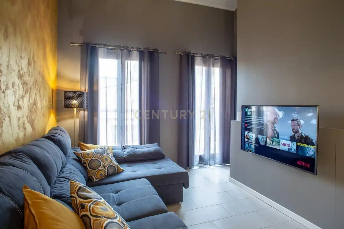 Wohnzimmer von Gebäude zum Verkauf in Figueres