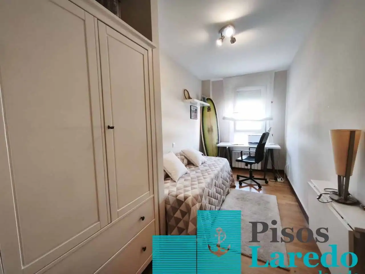 Habitación de Piso en venta en Laredo con Calefacción, Parquet y Amueblado