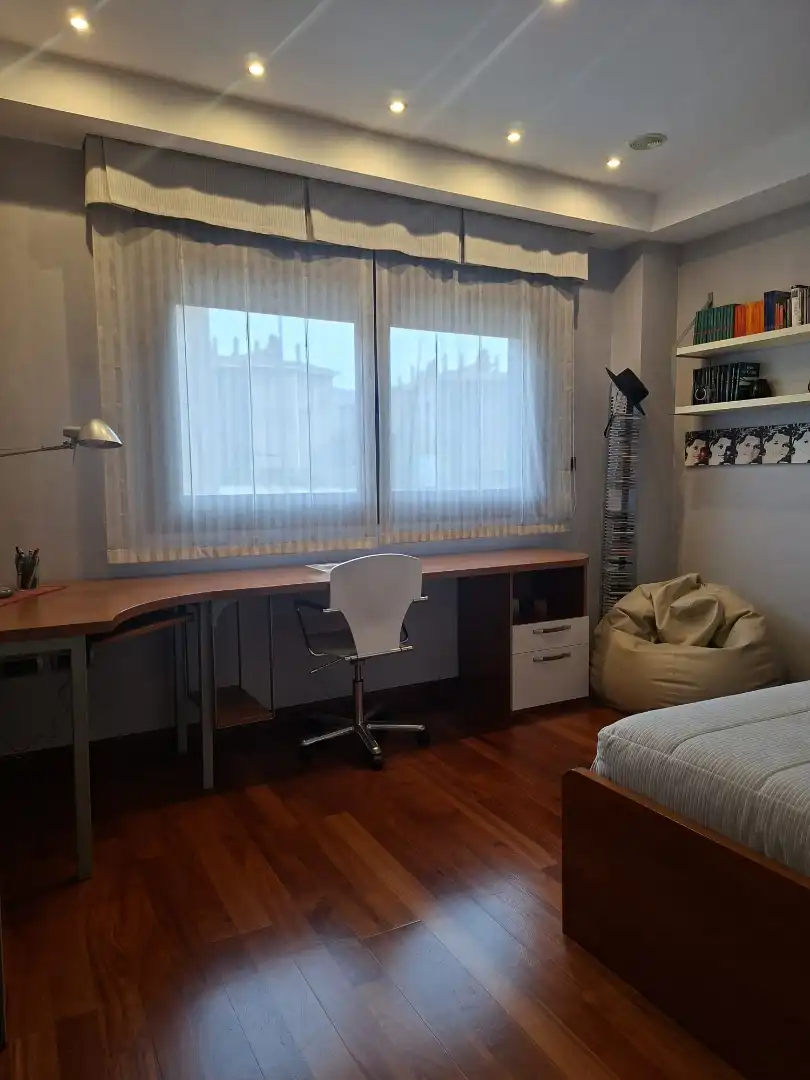 Habitación de Casa adosada en venta en Granada con Aire acondicionado, Calefacción y Parquet