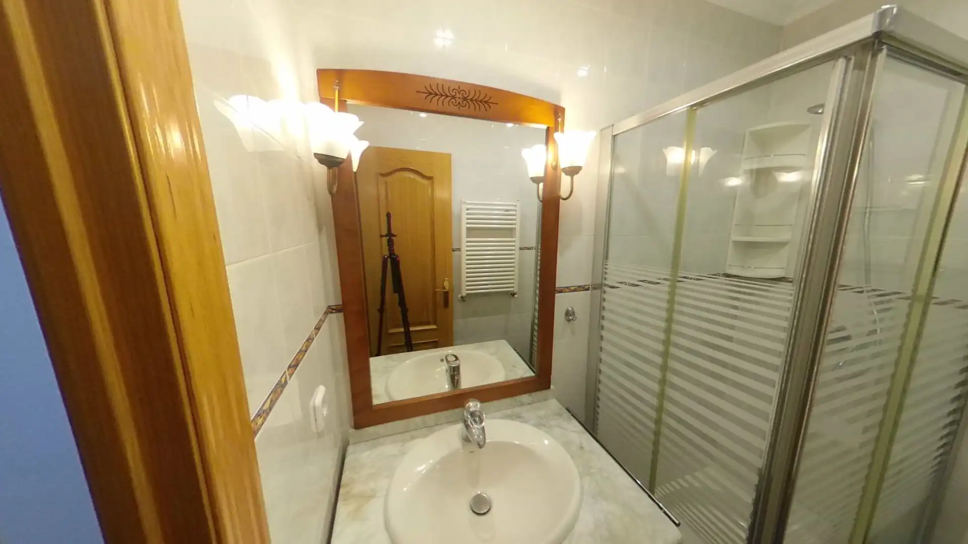 Bany de Pis de lloguer en  Madrid Capital amb Calefacció, Traster i Moblat