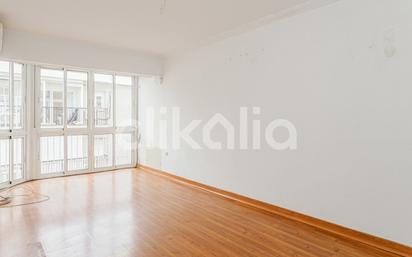 Living room of Flat for sale in  Sevilla Capital  with Air Conditioner