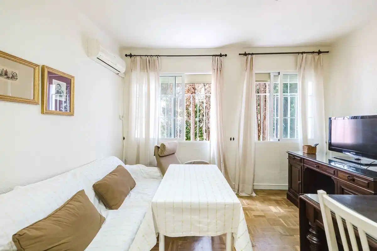 Flat for rent in Calle República Argentina, Limonar