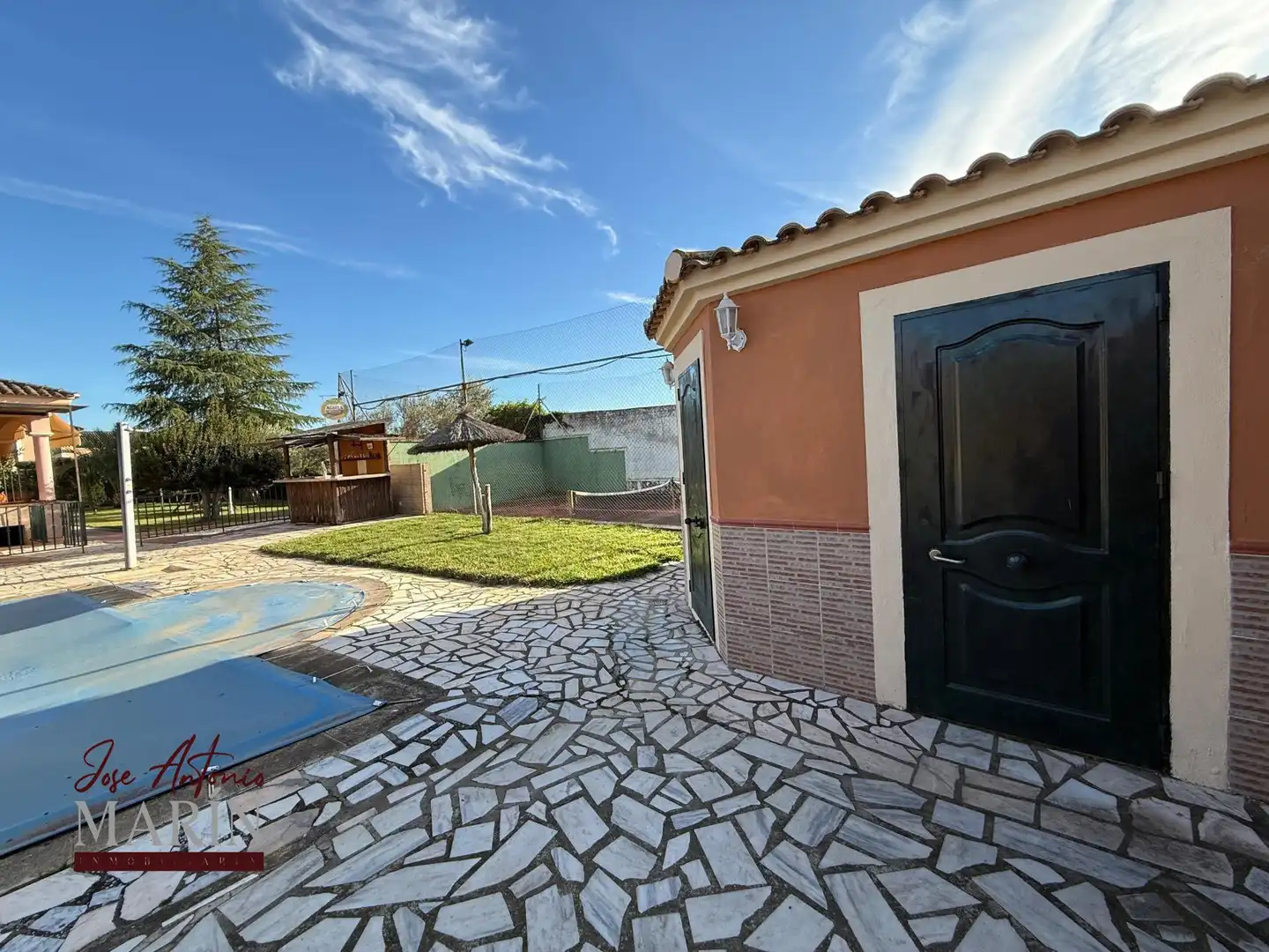 Vista exterior de Casa o chalet en venta en Badajoz con Aire acondicionado, Calefacción y Jardín privado